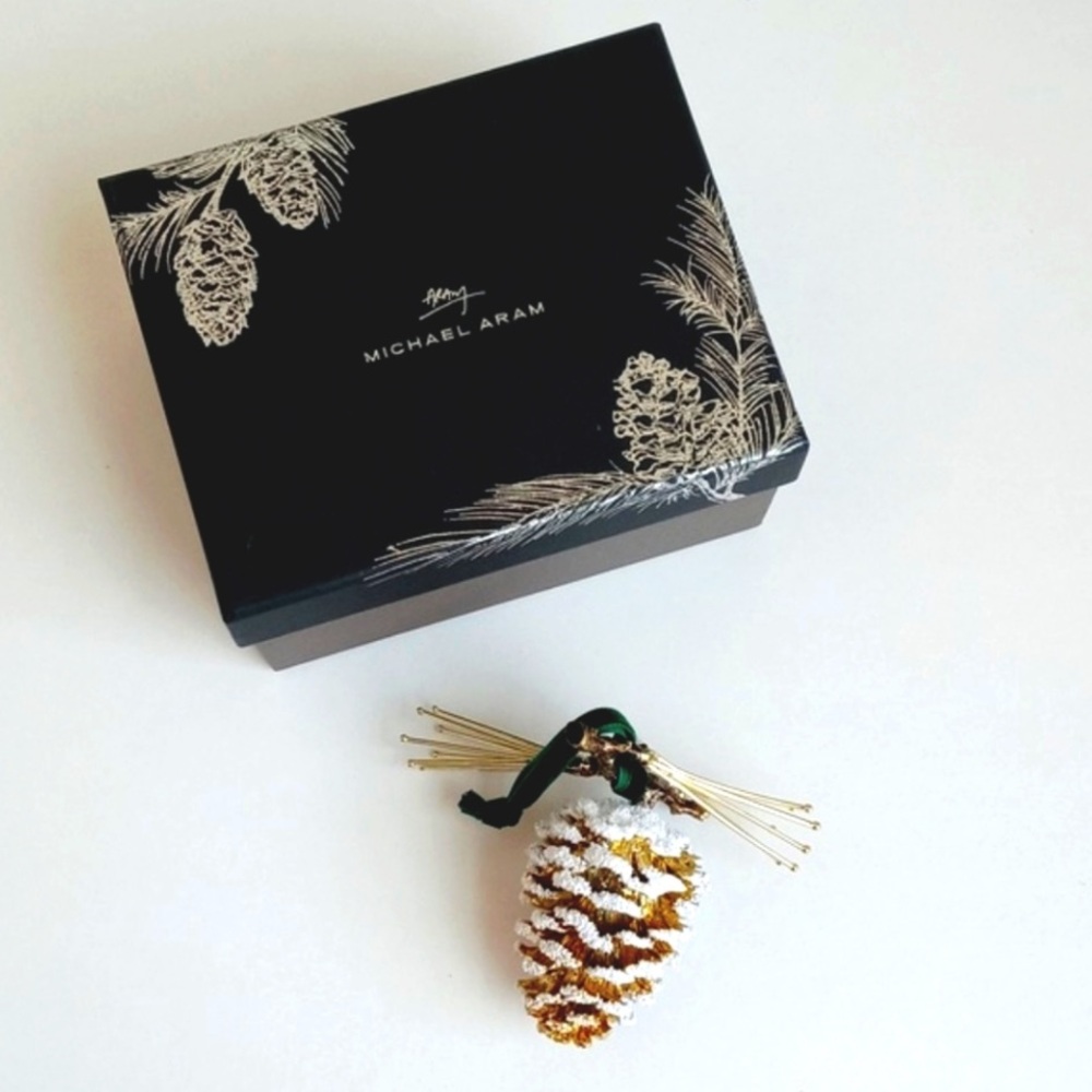 NIB Michael Aram Pine Cone Snowy Ornament With Green Velvet Ribbon - Picture 15 of 15